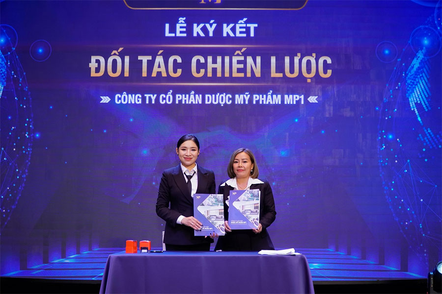 Lễ kí kết đối tác chiến lược